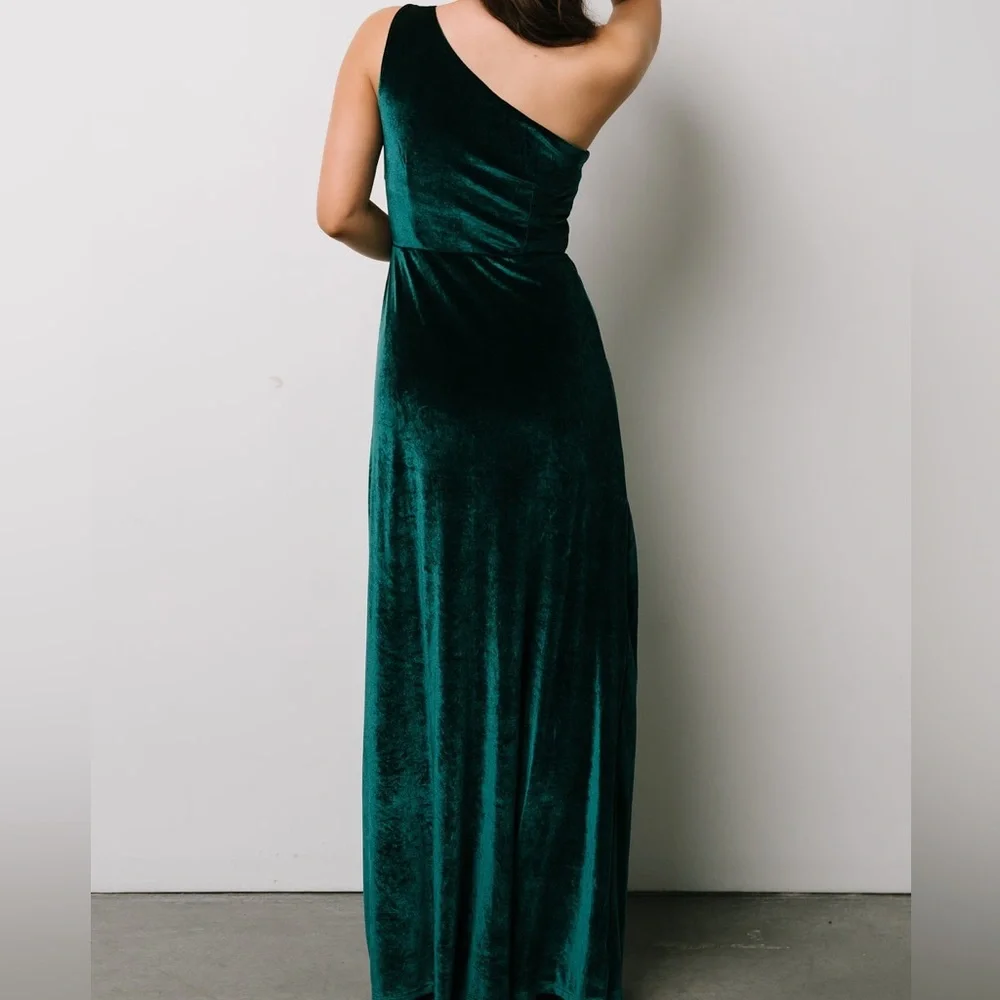 (Emerald Green) Tatiana Velvet One Shoulder Maxi Dress - Picture 7 of 13
